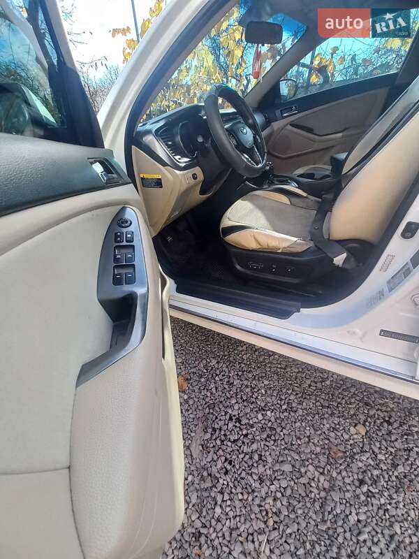 Седан Kia Optima 2013 в Мукачево