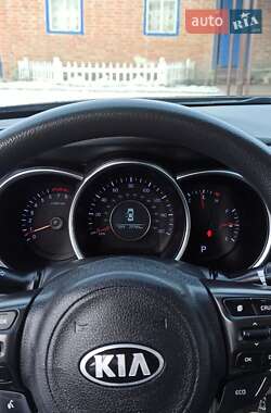 Седан Kia Optima 2014 в 