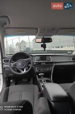 Седан Kia Optima 2016 в Львове