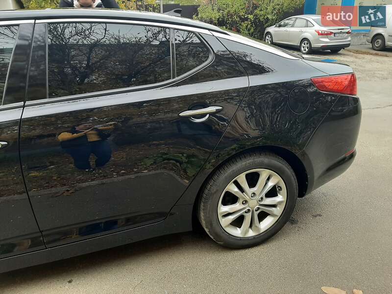 Седан Kia Optima 2012 в Львове