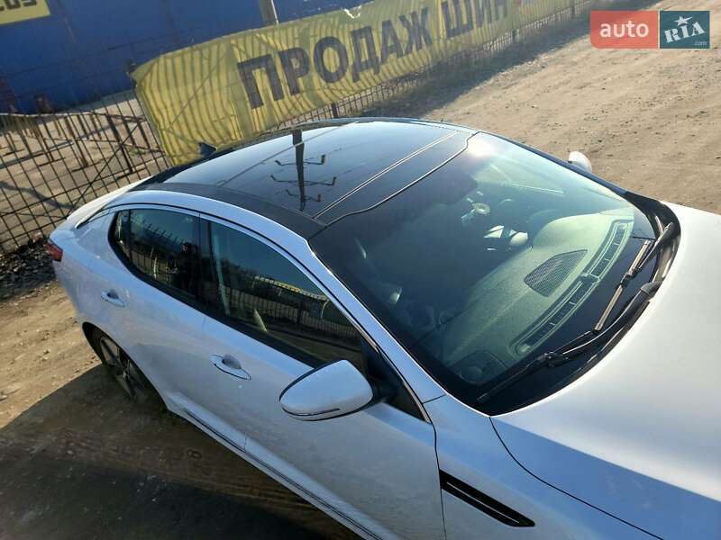 Седан Kia Optima 2012 в Днепре