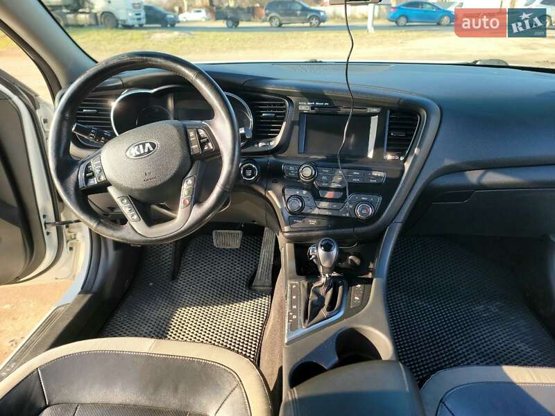 Седан Kia Optima 2012 в Днепре