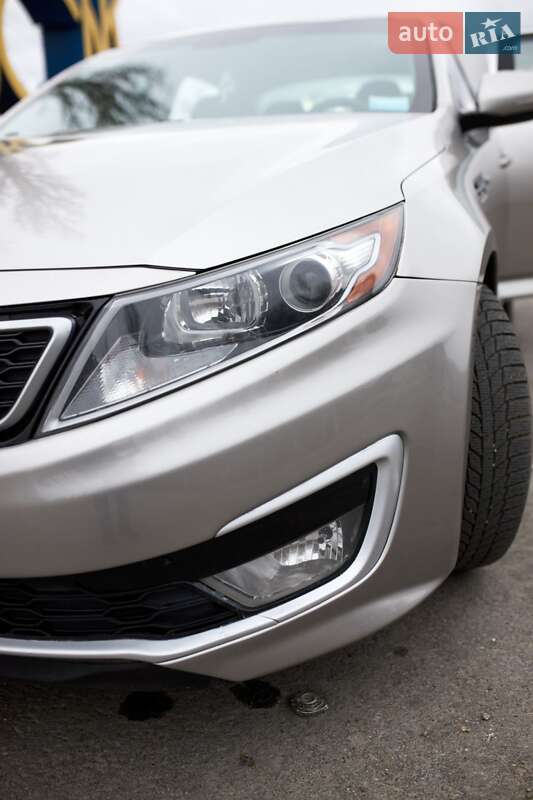 Седан Kia Optima 2013 в Киеве