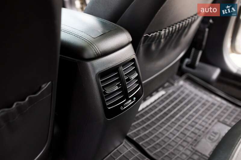 Седан Kia Optima 2013 в Киеве