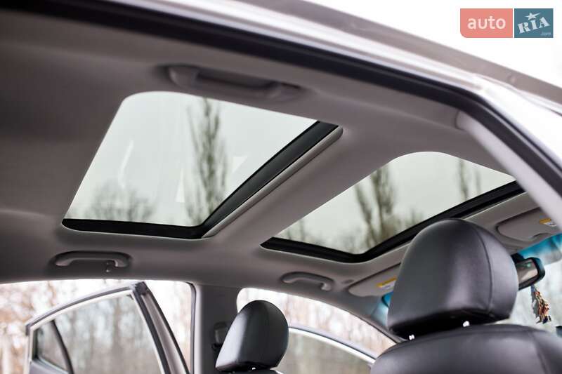 Седан Kia Optima 2013 в Киеве