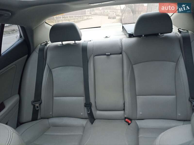 Седан Kia Optima 2014 в Кременчуге