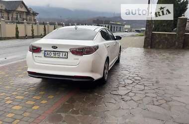 Седан Kia Optima 2015 в Сваляве