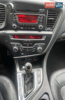 Седан Kia Optima 2012 в 