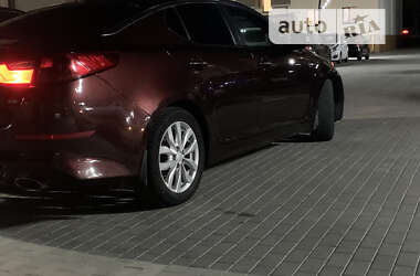 Седан Kia Optima 2015 в 