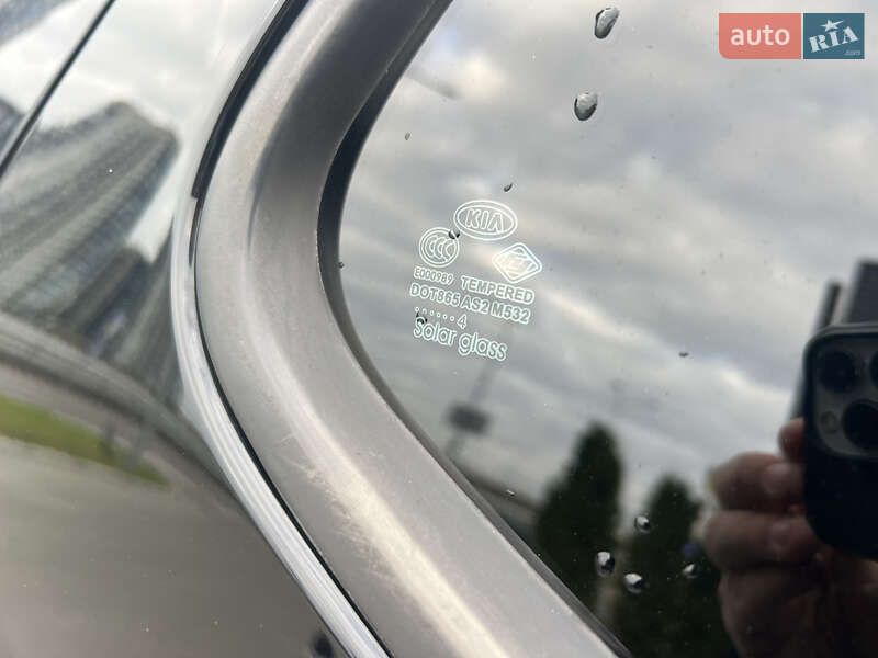 Седан Kia Optima 2014 в Киеве