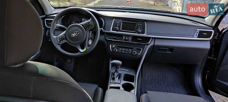 Седан Kia Optima 2016 в Ровно