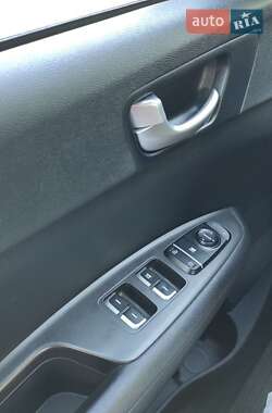 Седан Kia Optima 2016 в Ровно