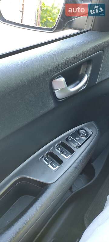 Седан Kia Optima 2016 в Ровно