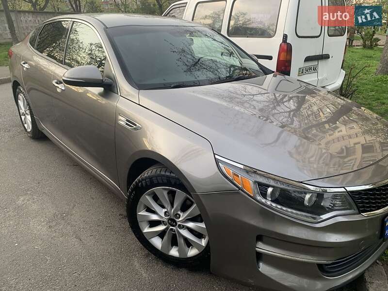 Седан Kia Optima 2016 в Киеве