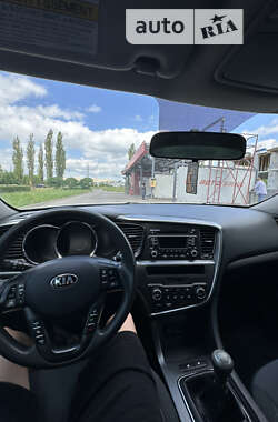 Седан Kia Optima 2013 в Сумах