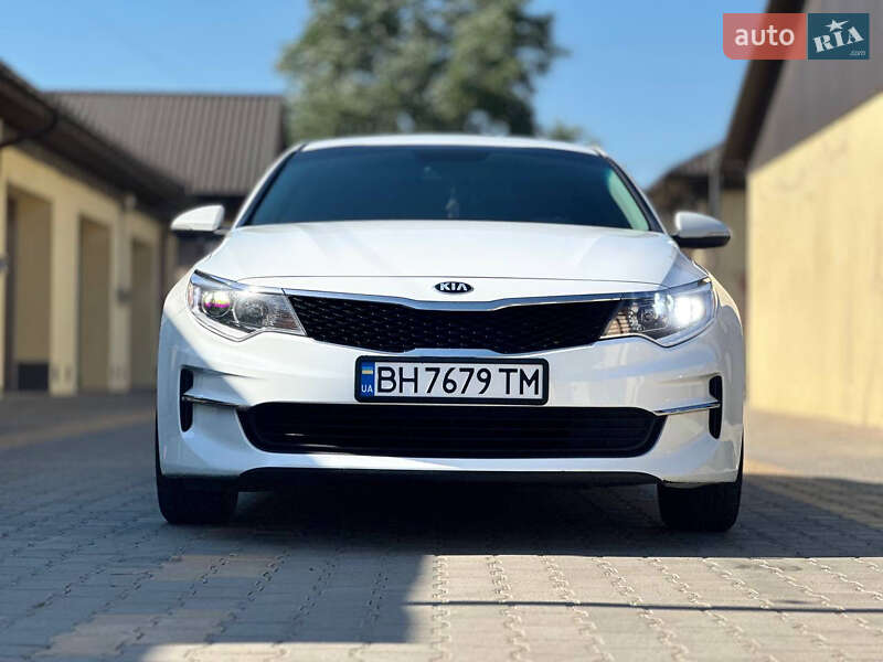 Седан Kia Optima 2016 в Измаиле