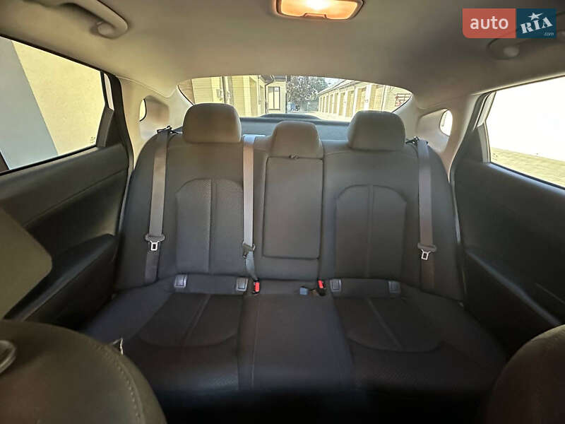 Седан Kia Optima 2016 в Измаиле