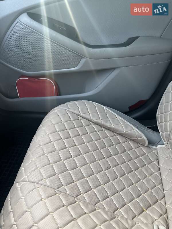 Седан Kia Optima 2015 в Дніпрі