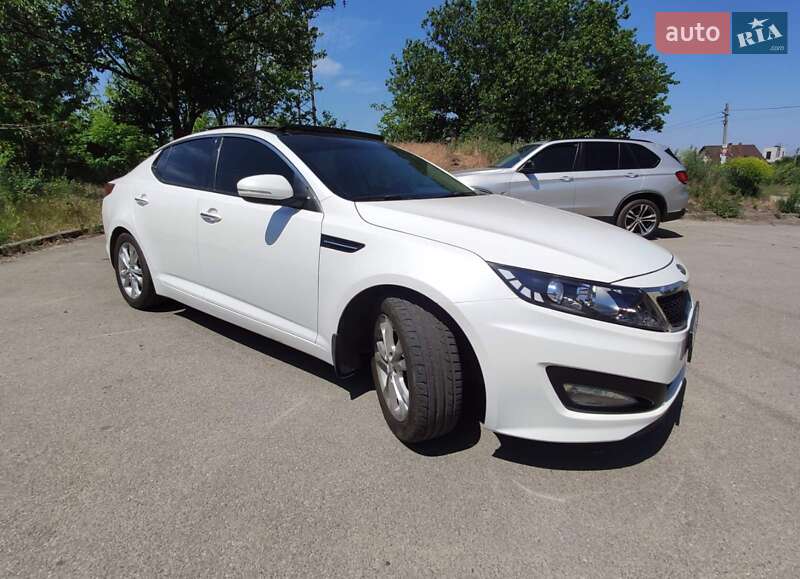 Седан Kia Optima 2013 в Днепре