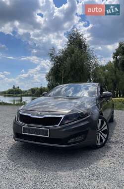 Седан Kia Optima 2012 в Умані