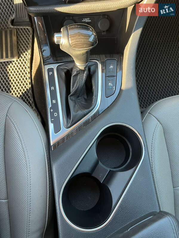 Седан Kia Optima 2014 в Кривом Роге