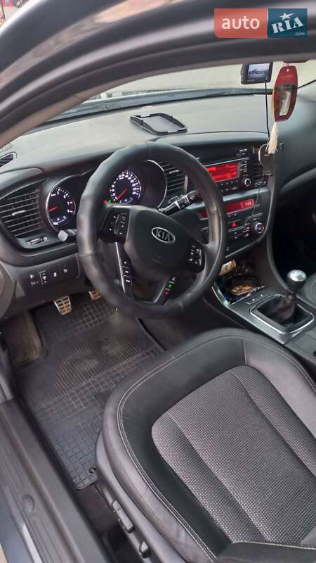 Седан Kia Optima 2012 в Хмельницком