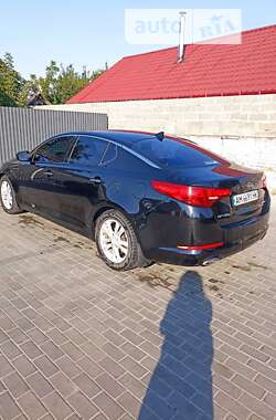 Седан Kia Optima 2012 в Малине