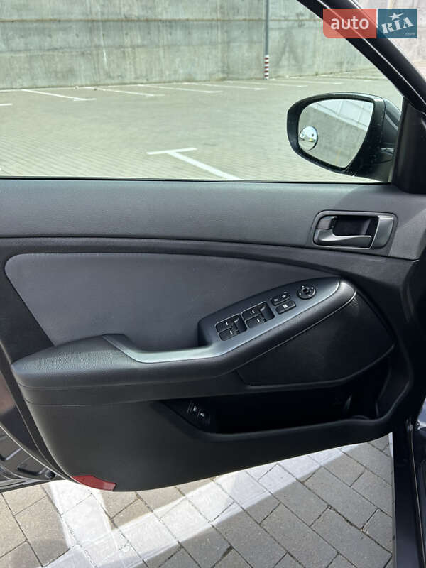 Седан Kia Optima 2015 в Одессе фото 12 Седан Kia Optima 2015 в Одессе