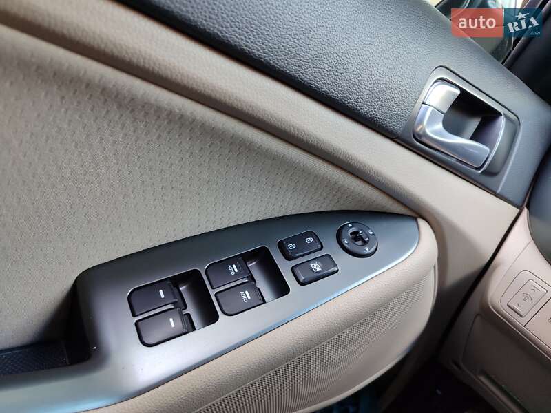 Седан Kia Optima 2015 в Киеве