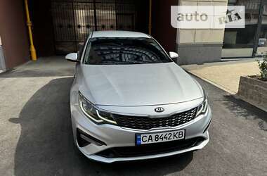 Седан Kia Optima 2019 в Умані