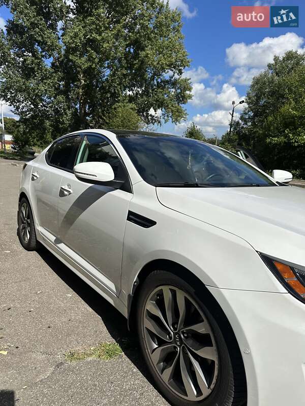 Седан Kia Optima 2014 в Киеве
