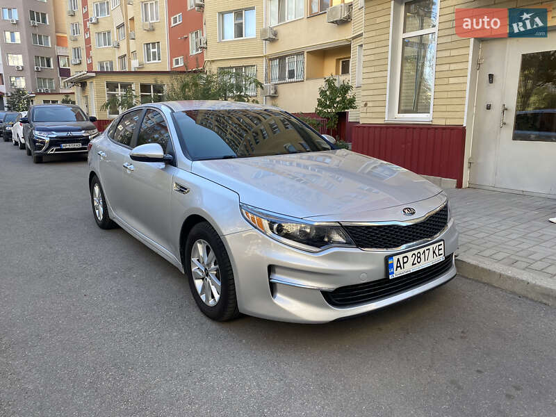Седан Kia Optima 2017 в Запоріжжі