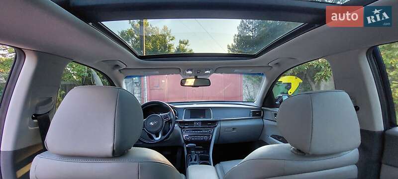 Седан Kia Optima 2017 в Києві