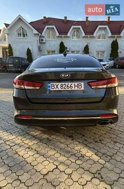 Седан Kia Optima 2017 в 