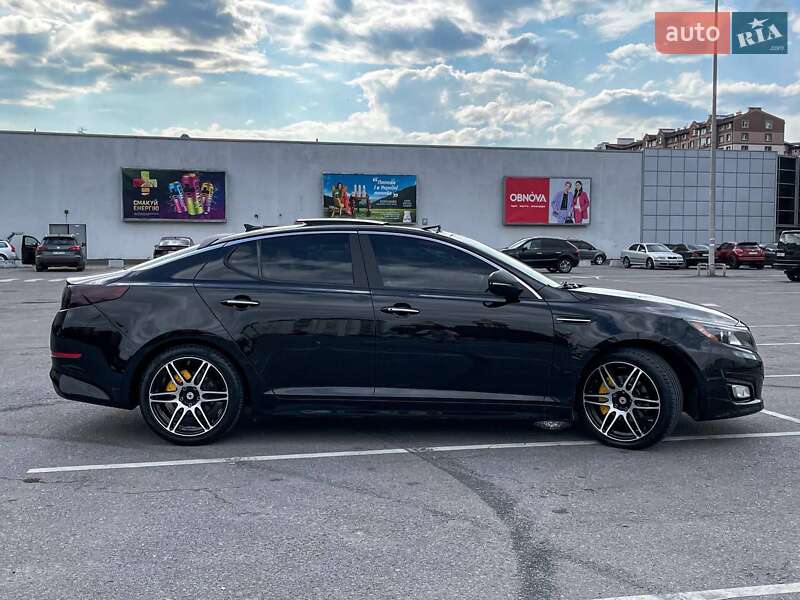Седан Kia Optima 2014 в Ивано-Франковске