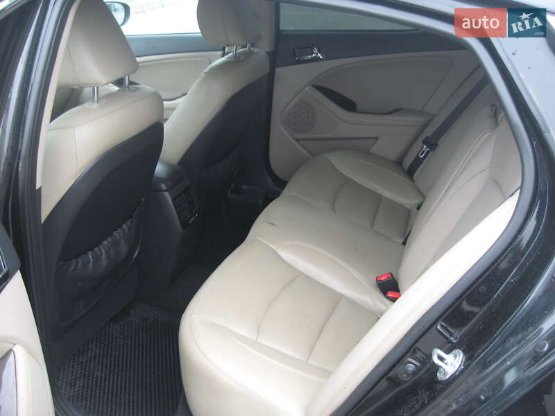 Седан Kia Optima 2011 в Киеве