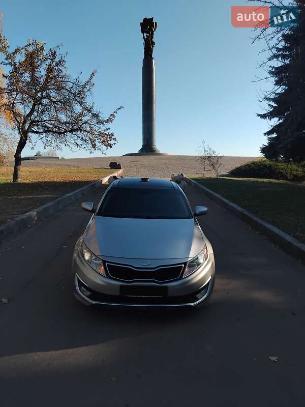 Седан Kia Optima 2012 в Житомире