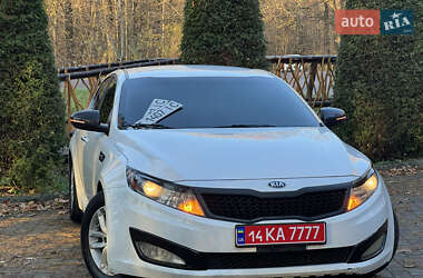 Седан Kia Optima 2013 в Дрогобичі