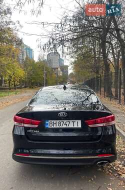 Седан Kia Optima 2016 в Одессе