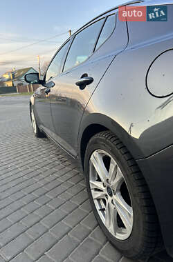 Седан Kia Optima 2012 в Владимире