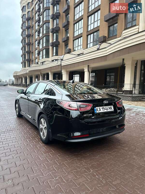 Седан Kia Optima 2015 в Киеве