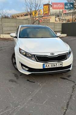 Седан Kia Optima 2013 в Харкові