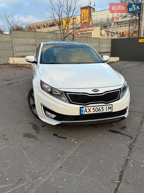 Седан Kia Optima 2013 в Харькове