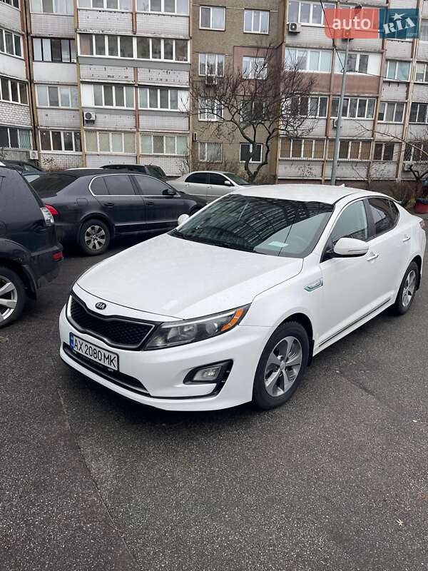 Седан Kia Optima 2015 в Петропавловской Борщаговке