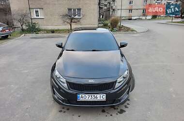 Седан Kia Optima 2012 в Ужгороді