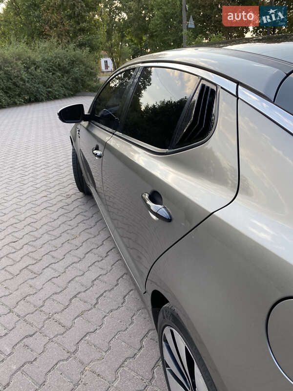 Седан Kia Optima 2011 в Миргороді