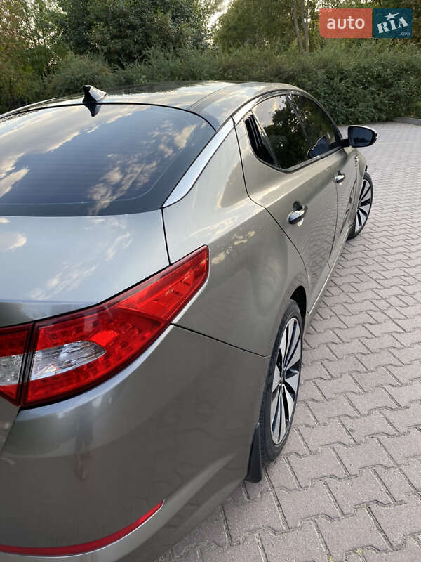 Седан Kia Optima 2011 в Миргороді