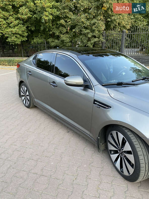 Седан Kia Optima 2011 в Миргороді