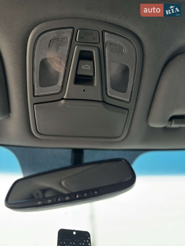 Седан Kia Optima 2011 в Миргороді