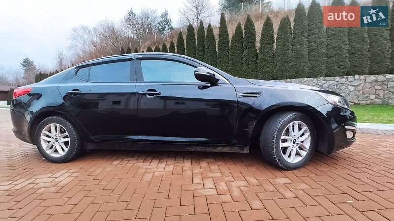 Седан Kia Optima 2011 в Киеве